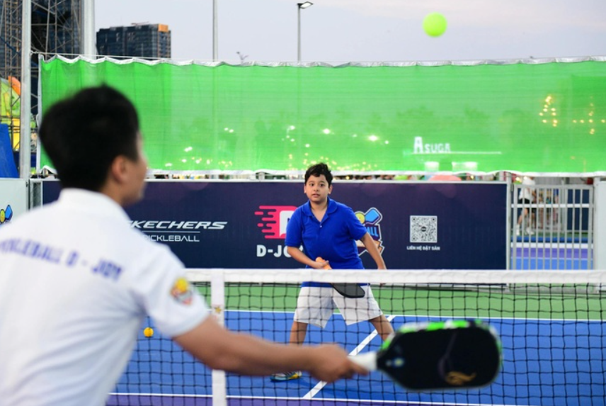 Vì Sao Pickleball Được Người Cao Tuổi Và Giới Trẻ Yêu Thích?