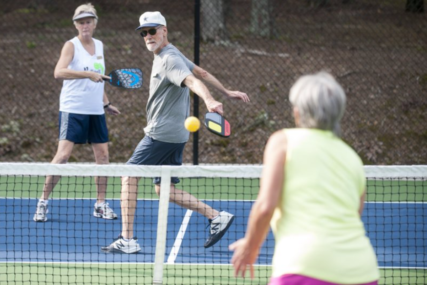 Vì Sao Pickleball Được Người Cao Tuổi Và Giới Trẻ Yêu Thích?